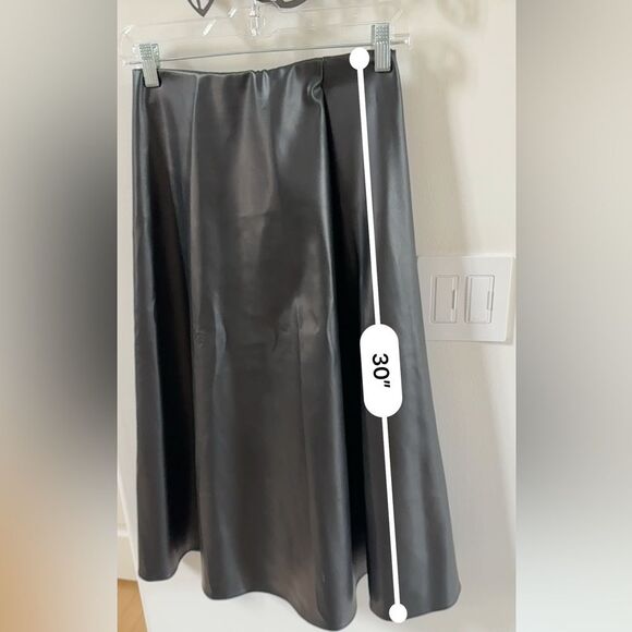 NICK&NICOLE Closet Minimal Eco Leather Midi A-line Black Skirt S NWOT - Picture 4 of 15